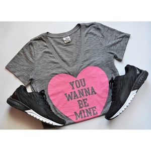VS PINK Size XS Heather Gray Graphic Heart Tee